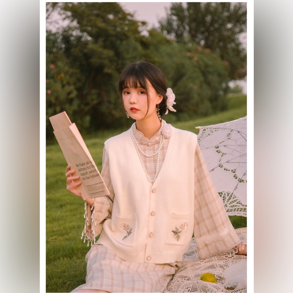 Floral Embroidered Button Front Sweater Vest